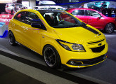 Também preparado para o Salão de 2014 foi o conceito Onix Track Day, que recebeu o motor 1.8 do Cruze (foto: LEXICAR).