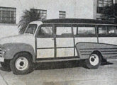 Mini-lotação Opel Blitz, com carroceria de madeira projetada no Brasil em 1956 (fonte: Automóveis & Acessórios).
