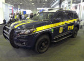 Chevrolet Trailblazer com as cores da Polícia Rodoviária Federal, exposto no stand do Ministério da Justiça na feira LAAD 2019 (foto: LEXICAR).