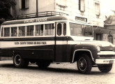 Por pouco tempo a GM ofereceu seus chassis nacionais com carroceria própria; na fotografia, ônibus rodoviário de Viçosa (MG) (fonte: Jorge A. Ferreira Jr.). 