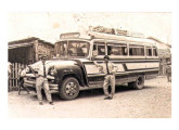 Lotação Chevrolet nacional com rara carroceria Gevasco operando transporte rodoviário em Minas Gerais (fonte: portal jeep-reliquias).
