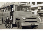 Ônibus escolar Chevrolet pertencente ao Externato Santo Antônio, de São Caetano do Sul (SP) (fonte: Ivonaldo Holanda de Almeida).