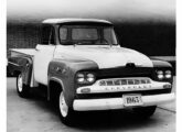 Fotografia oficial da picape Chevrolet 1953 (fonte: Jorge A. Ferreira Jr.).
