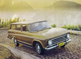 Chevrolet Veraneio 1971 em imagem de um dos anúncios da série "Descubra o Brasil num Veraneio".