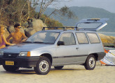 Kadett Ipanema de duas portas, lançada em 1989 na VI Brasil Transpo, poucos meses depois do modelo hatch.