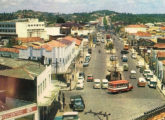 Um lotação Chevrolet com carroceria nacional em cartão postal da avenida Dr. Carlos Firpo, Aracaju (SE), nos anos 60 (fonte: Ivonaldo Holanda de Almeida / cidadesempostais).