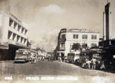 À esquerda, um lotação Chevrolet em cartão postal da antiga estação rodoviária de Ubá (MG) (fonte: Ivonaldo Holanda de Almeida).