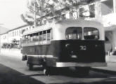 Chevrolet da Viação Redentor, quando atendia à linha Cascadura-Bangu, no Rio de Janeiro (RJ), em 1955 (fonte: Marcelo Prazs / ciadeonibus).