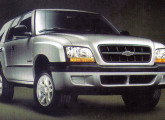 O Salão do Automóvel de 2000 também mostrou a primeira grande reestilização da S-10 e da Blazer.
