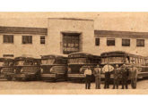 Cinco Coach brasileiros, entregues ao Expresso Brasileiro em janeiro de 1952 para operação urbana em Santos (SP) (fonte: Automóveis & Acessórios).