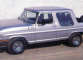 Ford F-1000 transformado em cabine-dupla pela Christi.