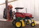 Trator Massey com trâmpulo TPA-250, da Cial, para culturas de algodão.