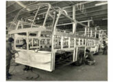 Estrutura de alumínio da carroceria Líder em fase de montagem (fonte: Ayrton Camargo e Silva / AutoBus).