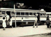 Ciferal da carioca Viação Marta, parado no ponto final da Praça XV de Novembro, no centro do Rio de Janeiro (RJ), em 1965 (foto: Augusto Antônio dos Santos / ciadeonibus).