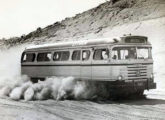 Ciferal-LP da empresa Citran, de Além Paraíba (MG), trafegando em 1961 por trecho em obras da rodovia Rio-Bahia (fonte: Ivonaldo Holanda de Almeida / Arquivo Nacional).