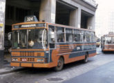 Dois OF da Viação Ideal fotografados no Centro do Rio de Janeiro (RJ) em 1982; a empresa atende a linhas que servem à Ilha do Governador (foto: Donald Hudson; fonte: Nelson Dantas / onibusbrasil).