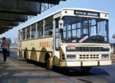 OF da Viação Coletivos Progresso de Boassu, de São Gonçalo (RJ), estacionado no Centro de Niterói em 1982 (foto: Donald Hudson / onibusbrasil).