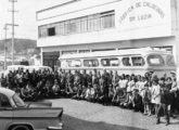 Fotografia de excursão em ônibus Ciferal-LP da empresa Util, de Juiz de Fora (MG) (fonte: Ivonaldo Holanda de Almeida).