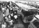 Ciferal em chassi Scania B 75 da Cometa na Rodoviária Júlio Prestes, em São Paulo (SP), embarcando passageiros para São José do Rio Preto, cidade no interior do estado (fonte: João Marcos Turnbull / onibusnostalgia).