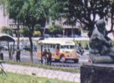 Lotação Cirb da CMTC em detalhe de cartão postal do Vale do Anhangabaú, São Paulo (SP).