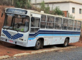 Carroceria Colon sobre chassi Mercedes-Benz OF-1215  utilizado como ônibus escolar em Lamim (MG) (foto: Júlio César Euzébio Alves).