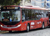 Igual ônibus de Niterói, ainda com ar-condicionado mas com vidros montados em perfis de borracha (foto: Victor de Brito Paredes / onibusbrasil).
