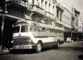 O Continental-FNM da Util estacionado na Rua do Imperador, Centro de Petrópolis (fonte: Marcelo Prazs).