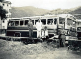 Sobre chassi Ford era este rodoviário de 1952 que operou entre São Paulo e a Baixada Santista (fonte: Tony Belviso).