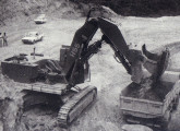 Escavadeira H 55, lançada em 1985 (fonte: Brasil Mineral).