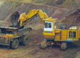 Com peso operacional de 116 t, a escavadeira elétrica H 121 foi lançada em 1988, já com índice de nacionalização de 92,9%, em valor.