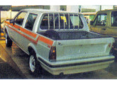 A Demec foi das primeiras transformadoras a oferecer cabine dupla para a VW Saveiro; aqui, o modelo Cross, exposto na 1ª Feira do Carro a Álcool, em novembro de 1983 (foto: 4x4 & Cia). 