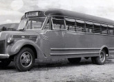 Caminhão Ford 1941 encarroçado pela Eliziário (fonte: site showroomimagensdopassado).