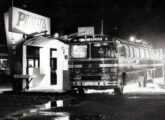 Bela fotografia noturna de um dos Scania-Eliziário da Penha (fonte: portal onibusbrasil).