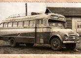 Dodge 1951-53 contemporâneo, pertencente à mesma Empresa Rio Paraná; o ônibus ligava as cidades de Marechal Cândido Rondon e Cascavel, via Toledo (PR) (fonte: Ivonaldo Holanda de Almeida).