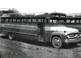 Ford 1955 norte-americano com carroceria urbana da empresa Transporte Coletivo Limoense, de Florianópolis (SC) (fonte: site egonbus).