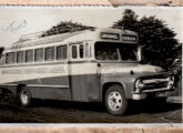 Um Ford F-600 nacional com carroceria rodoviária Eliziário na frota da Empresa Rio Paraná, de Toledo (PR) (fonte: Ivonaldo Holanda de Almeida).