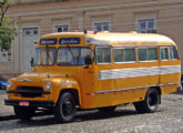 O mesmo ônibus, em 2019, agora pertencendo à empresa Expresso Quindim, prestadora de serviços turísticos de Pelotas (RS) (foto: Israel Oliveira / clubedoonibusgaucho).