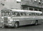 Foi na configuração rodoviária sobre chassis Scania-Vabis que a Eliziário conquistou projeção nacional; o carro da foto, da empresa Brasília Imperial, foi um dos cinco que, a partir de julho de 1965, passaram a atender à rota entre o Rio de Janeiro e a capital federal (fonte: Ivonaldo Holanda de Almeida / memorial850).