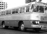 Modelo de vida curta foi este rodoviário de 1967, com frente de linhas extremamente simplificadas; o veículo da foto, sobre chassi Mercedes-Benz LPO-321, pertenceu ao Expresso Azul.