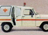 Décadas antes da era das vans, a Engerauto era o único fabricante capaz de oferecer ambulâncias com três portas; o modelo combinou a cabine do novo Escorpion à dianteira da cabine-dupla Magnum.  