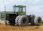 Trator agrícola pesado 1124 da Engesa, com rodado duplo, primeiro de uma série.