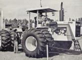 Trator agrícola articulado EE-918, apresentado na IX Expointer, em 1986 (fonte: HP).
