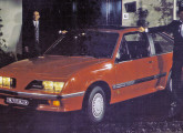 Plus: esta personalização do Monza, do final de 1983, deu início à longa seqüência de novidades apresentadas pela Envemo, após sua aquisição pela Engesa.