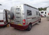 Motor-home em furgão Renault Master.