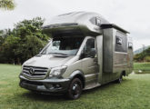 Delka Legend LD8 sobre chassi-cabine Mercedes-Benz Sprinter.