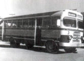 Da mesma Ribeironense era este carro, provavelmente dos primeiros modelos coach da Diegoli; a grade frontal, muito semelhante à de carrocerias contemporâneas da carioca Metropolitana, pode não ser original (fonte: Alexandre Francisco Gonçalves / egonbus).
