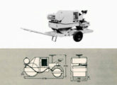 O pequeno compactador Vibro, agora já denominado CG-10, estacionado sobre a carreta fornecida para seu deslocamento; a imagem é de 1967.
