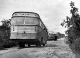 O mesmo ônibus em imagem evidenciando as péssimas condições de acesso à cidade de Itiúba, destino da linha originária de Salvador (foto: Allinson Henrique; fonte: Ivonaldo Holanda de Almeida / onibusbrasil).