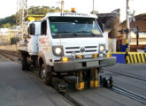 Caminhão leve VW Delivery 9.150 adaptado pela Empretec para serviço rodo-ferroviário; a imagem foi tomada em Barra do Piraí (RJ) em julho de 2103 (foto: jorge A. Ferreira Jr.).