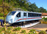 Em 2012, parcialmente aproveitando chassis da década de 20, a Empretec construiu duas automotrizes elétricas para a Estrada de Ferro Campos do Jordão; a imagem foi tomada no girador da estação de Santo Antônio do Pinhal (foto: LEXICAR).